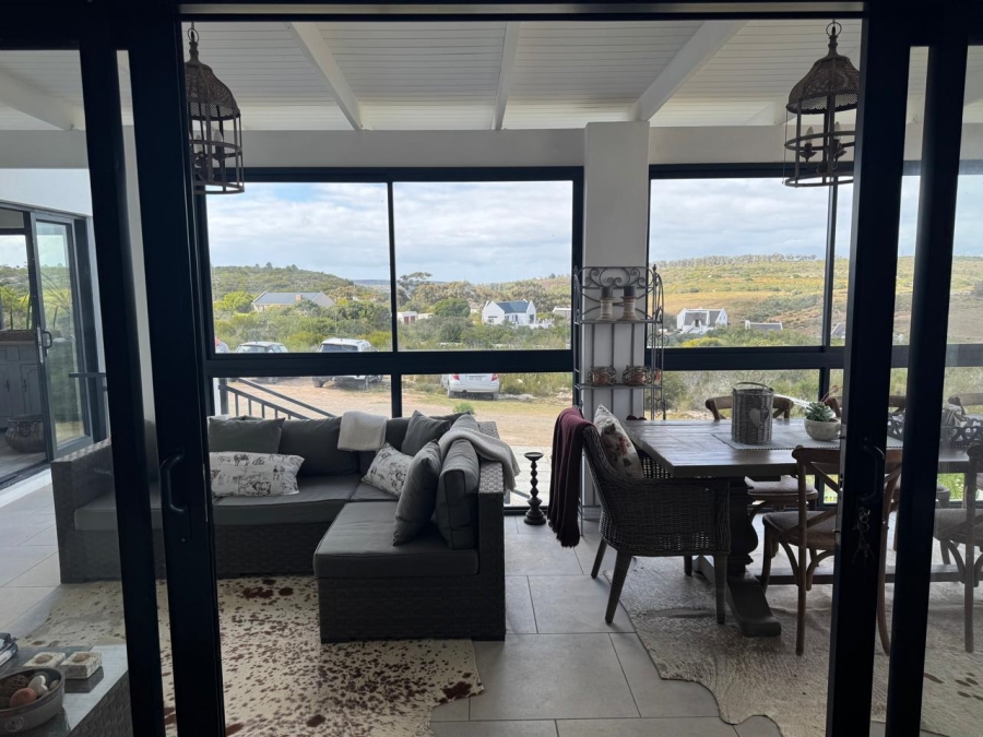 2 Bedroom Property for Sale in Stilbaai Oos Western Cape